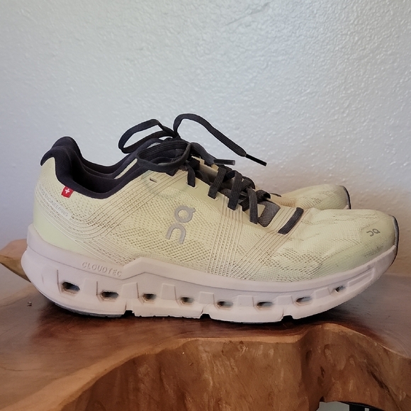 On Cloud Cloudgo Hay Sand Running Sneakers Size 8.5 Women's Yellow - Picture 1 of 9